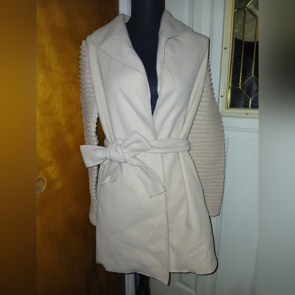 Tan Ribbed Sleeve Jacket Size Medium